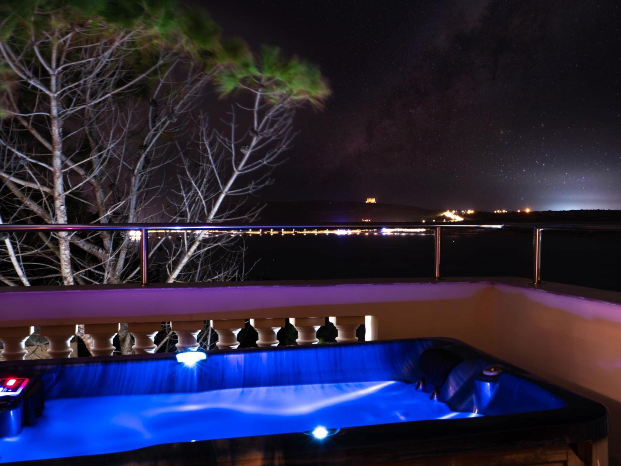 Villa Palma - Sunset Sea Views With Pool, Jacuzzi, Sauna And Games Room Mellieħa Exteriér fotografie