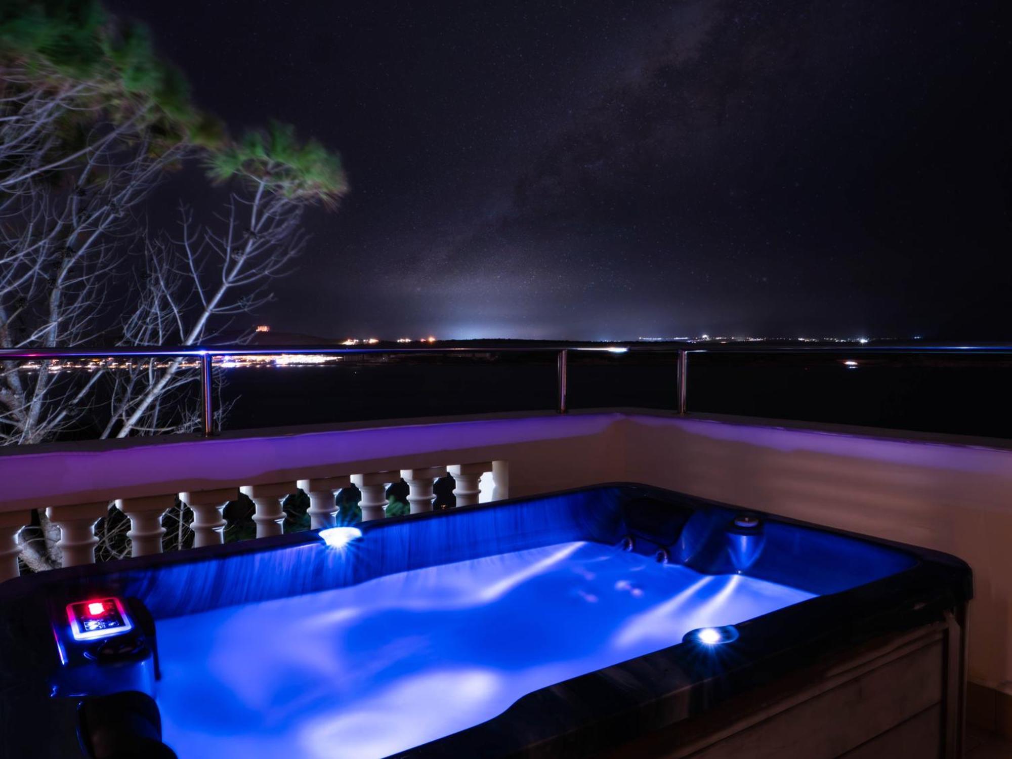 Villa Palma - Sunset Sea Views With Pool, Jacuzzi, Sauna And Games Room Mellieħa Exteriér fotografie